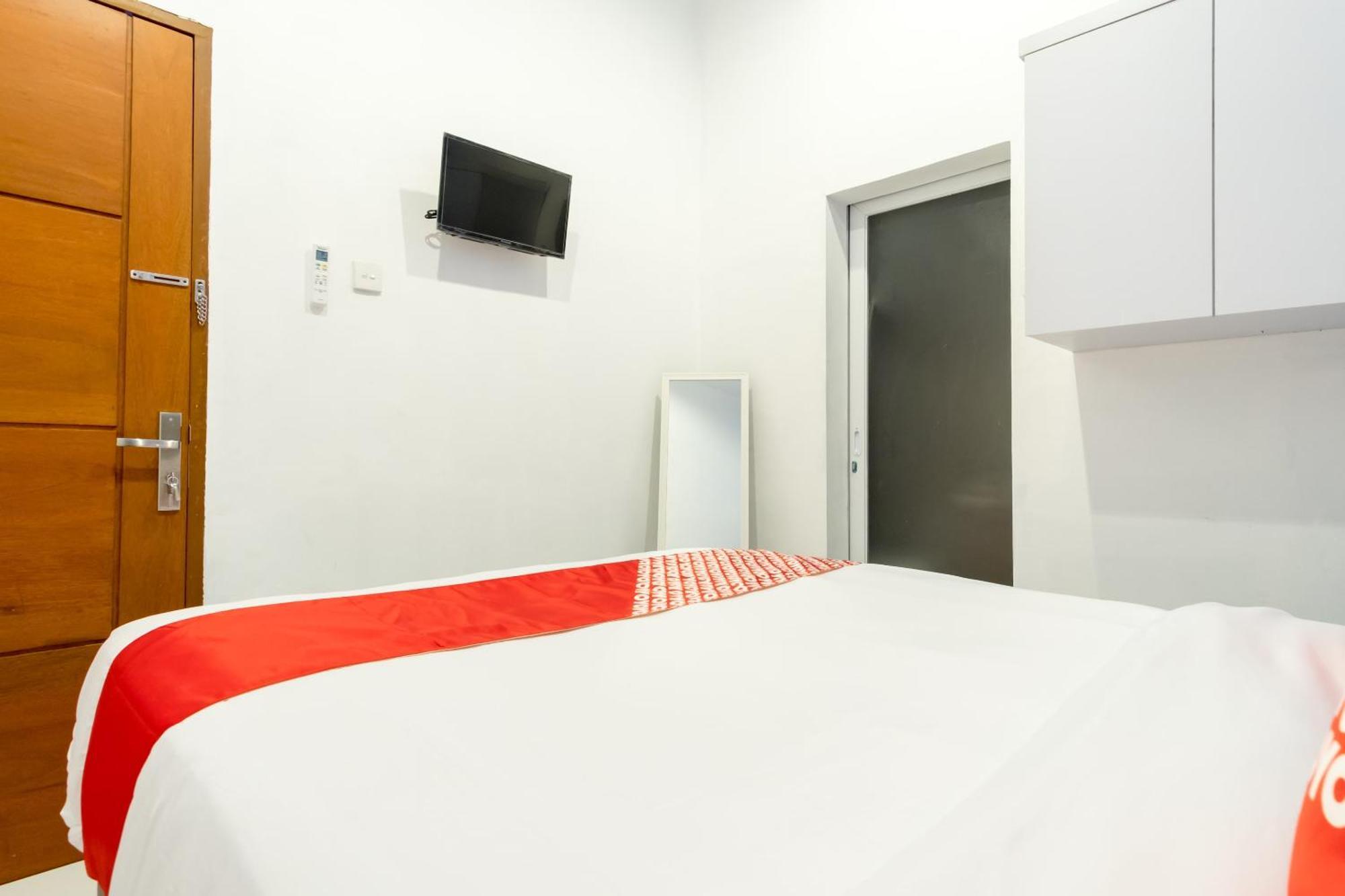 Super Oyo 839 Royal Guest House Medan Ngoại thất bức ảnh