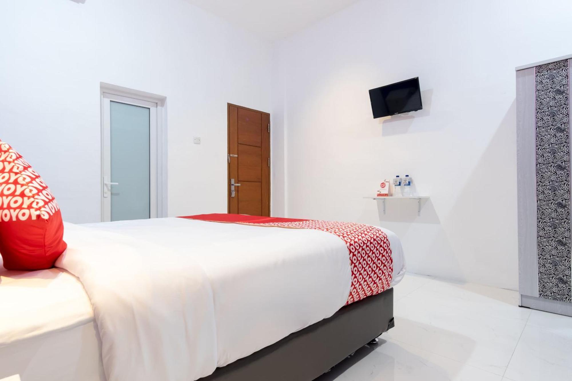 Super Oyo 839 Royal Guest House Medan Ngoại thất bức ảnh
