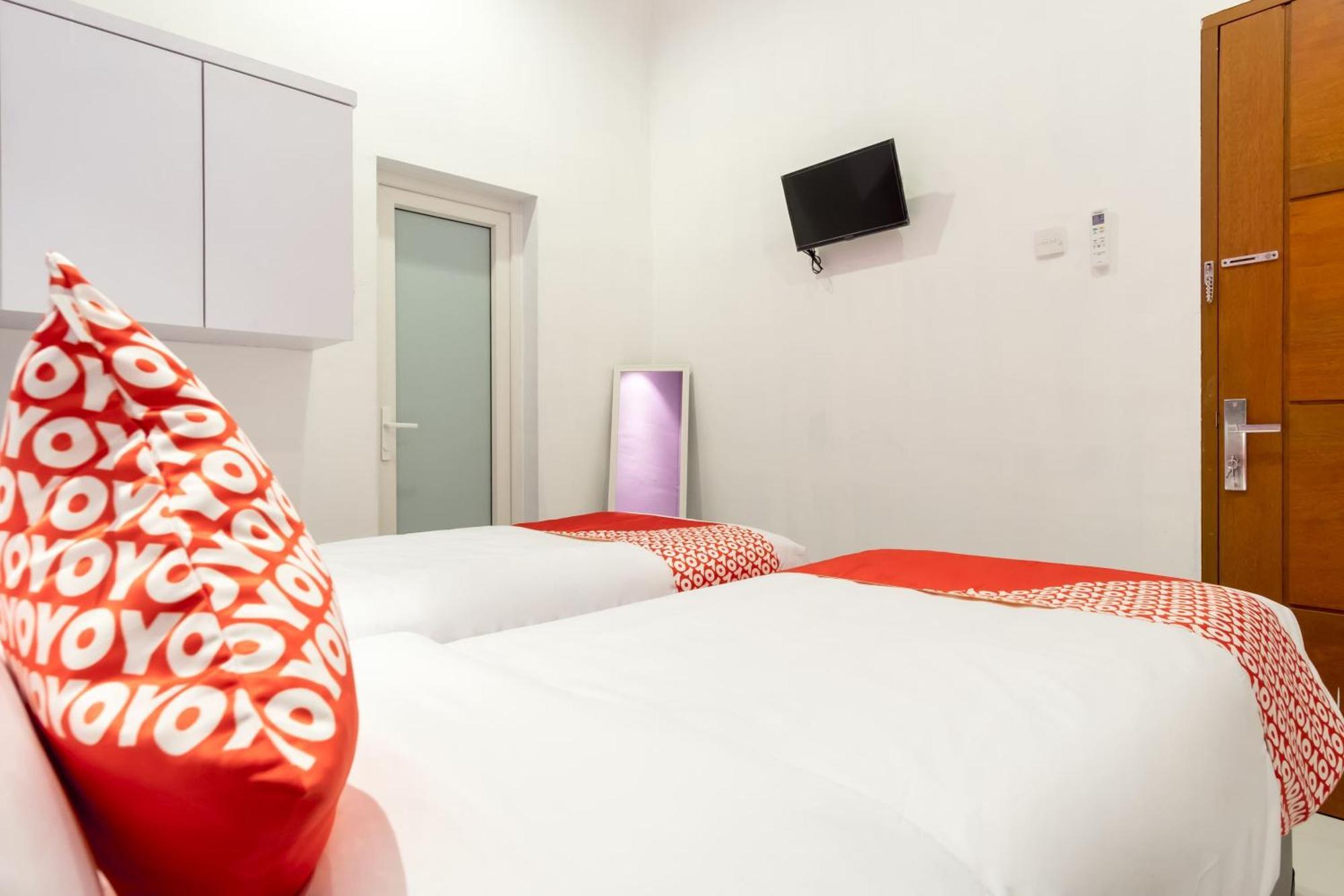 Super Oyo 839 Royal Guest House Medan Ngoại thất bức ảnh