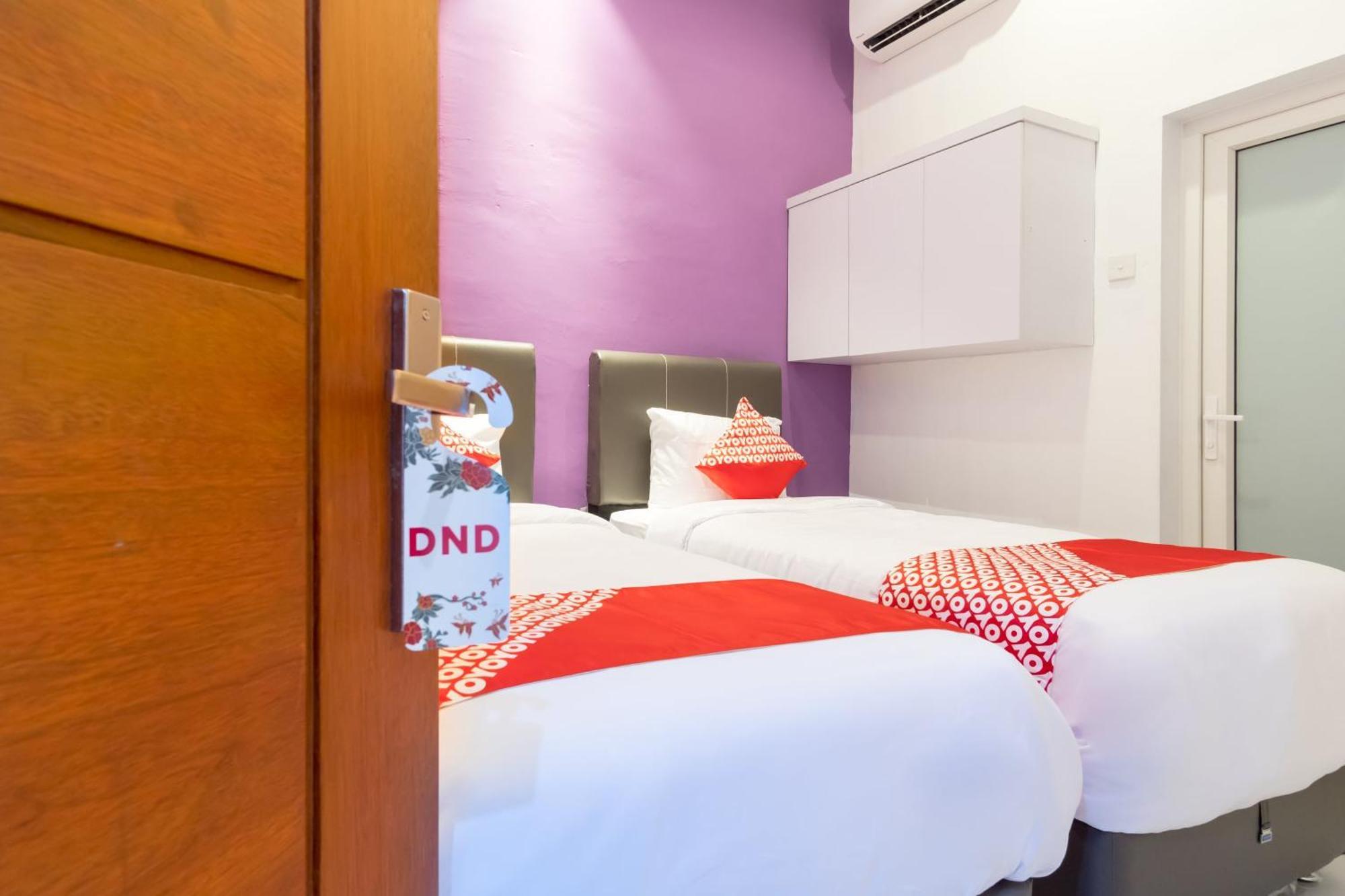 Super Oyo 839 Royal Guest House Medan Ngoại thất bức ảnh